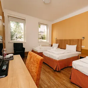 Otel Metro, Budapeşte