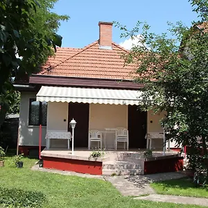 https://fecskefeszek-nyaralohaz.hotels-hajduszoboszlo-hungary.com