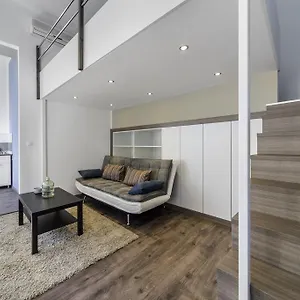 D53 Apartment