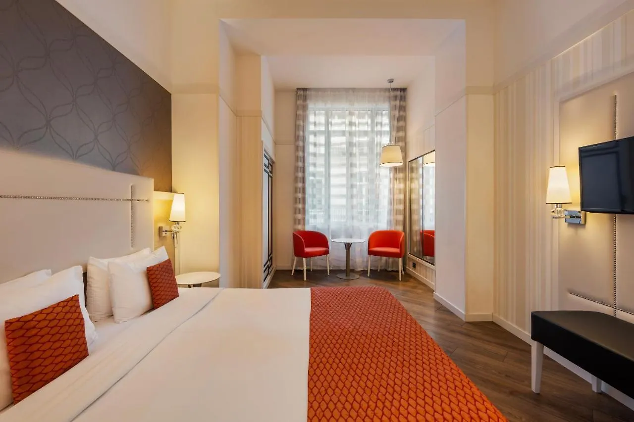 Ikonik Parlament Hotel Budapest 4*,