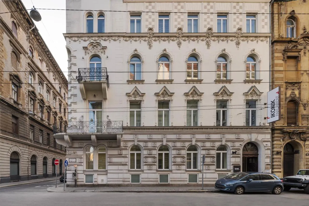 ****  Ikonik Parlament Hotel Budapest Hungary