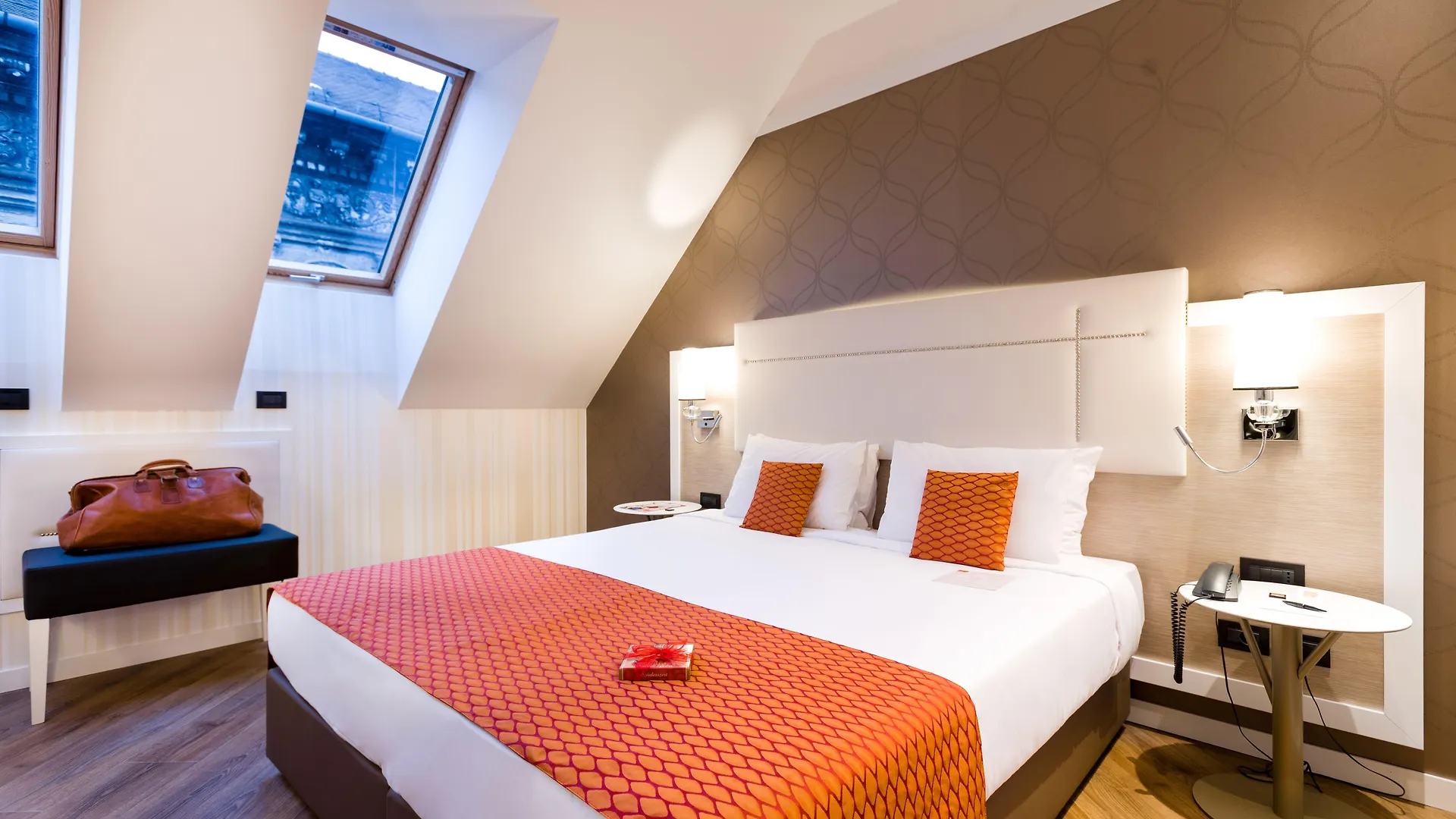 Ikonik Parlament Hotel Budapest 4*,