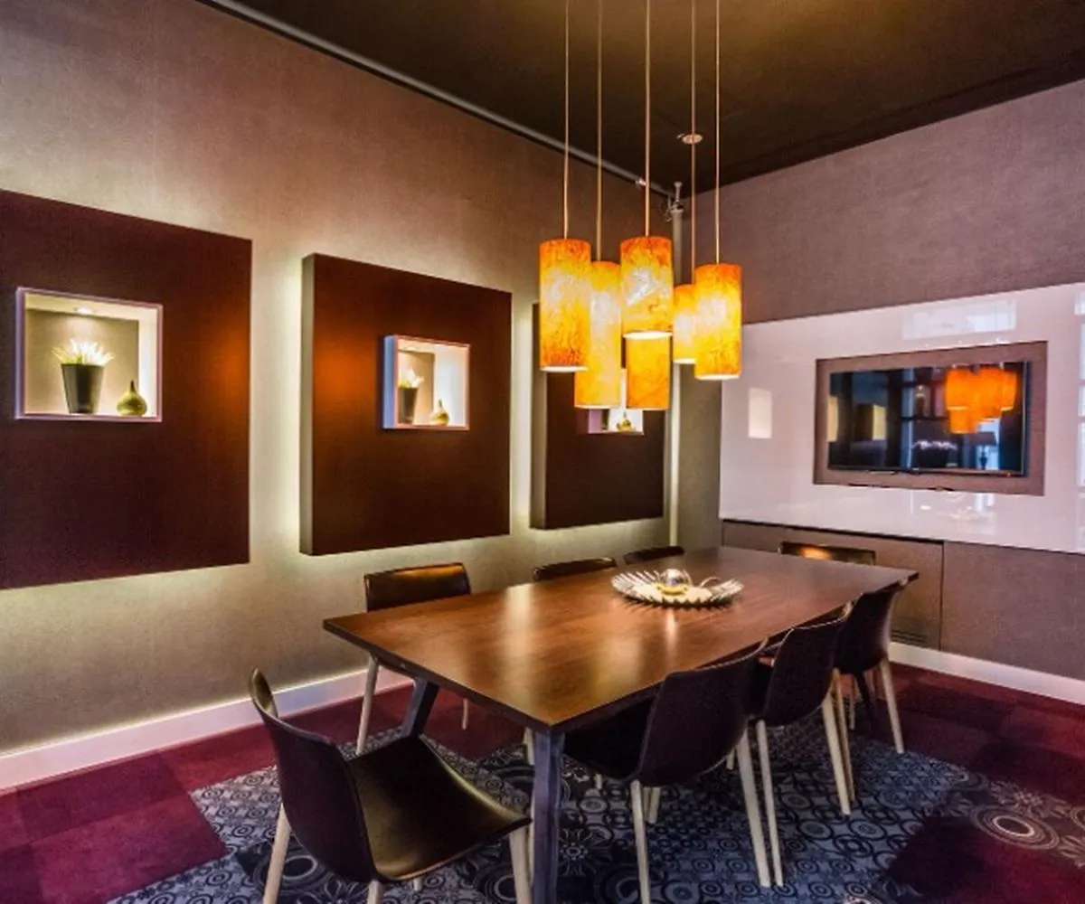 ****  Ikonik Parlament Hotel Budapest Hungary
